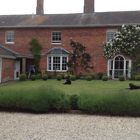 Brunton Farmhouse Collingbourne Kingston Bagian luar foto