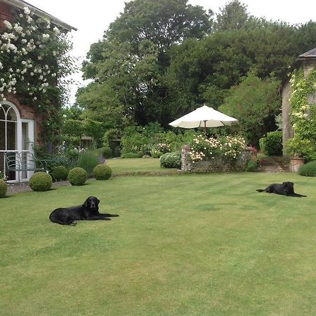 Brunton Farmhouse Collingbourne Kingston Bagian luar foto