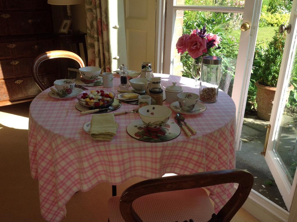 Brunton Farmhouse Collingbourne Kingston Bagian luar foto
