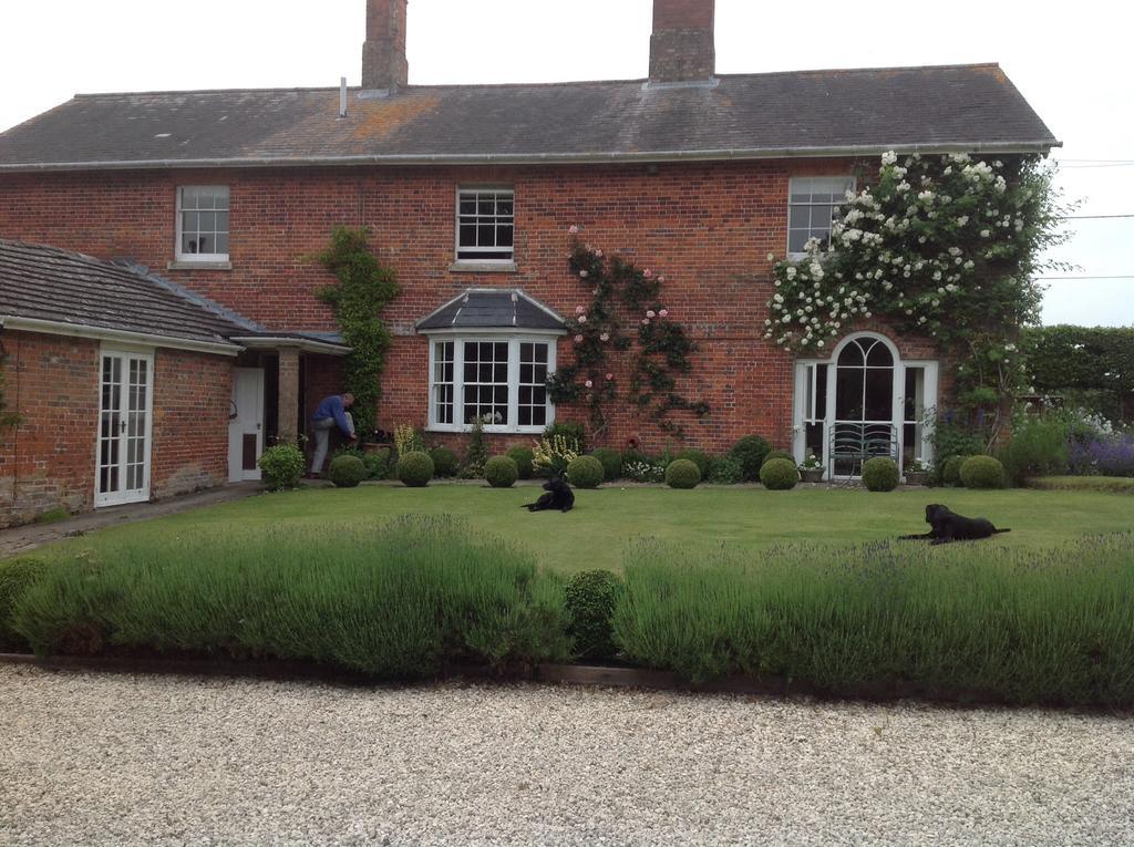 Brunton Farmhouse Collingbourne Kingston Bagian luar foto