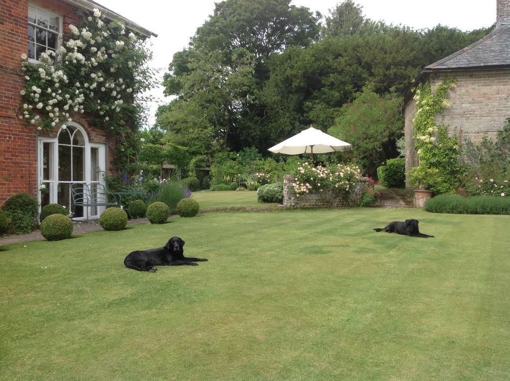 Brunton Farmhouse Collingbourne Kingston Bagian luar foto